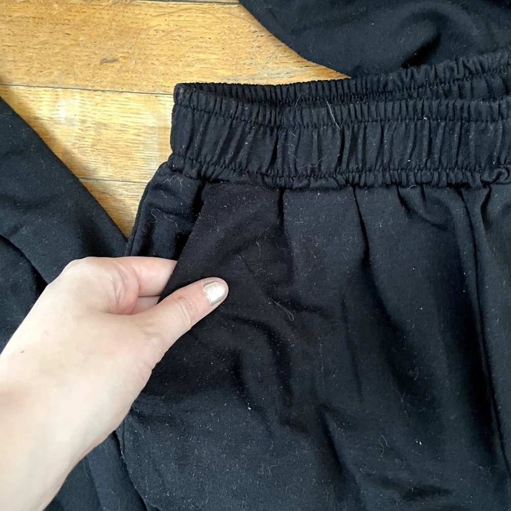 Comfortable warm black sweatpants casual comfortable athleisure medium pockets - Picture 2 of 3